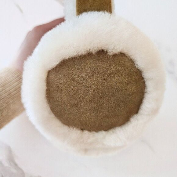 Ugg Women's Wireless Sheepskin Earmuffs Beige - Picture 2 of 6